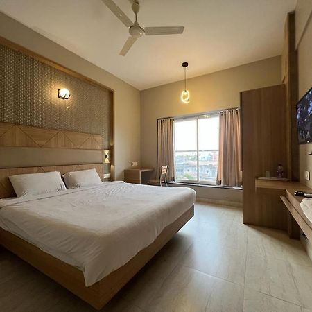 Hotel Shahi Executive Malkapur  Exterior photo